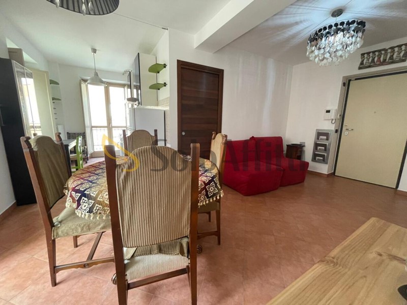 Quadrilocale in Affitto a Torino, zona San Donato, 850&euro;, 80 m², arredato, con Box