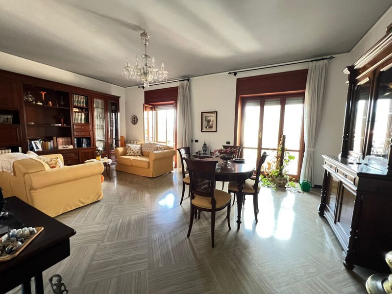 Appartamento in Vendita a Napoli, zona Vomero, 499'000&euro;, 125 m²