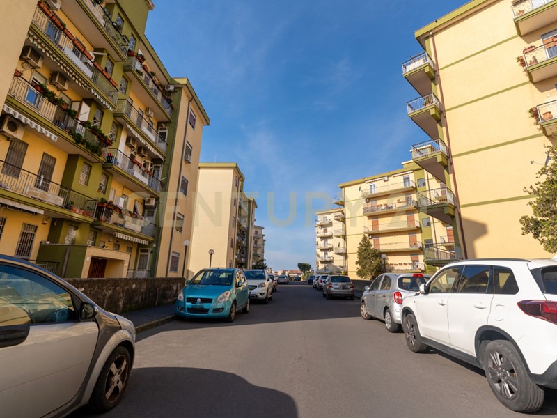 Appartamento in Vendita a Gravina di Catania, 175'000&euro;, 136 m², con Box