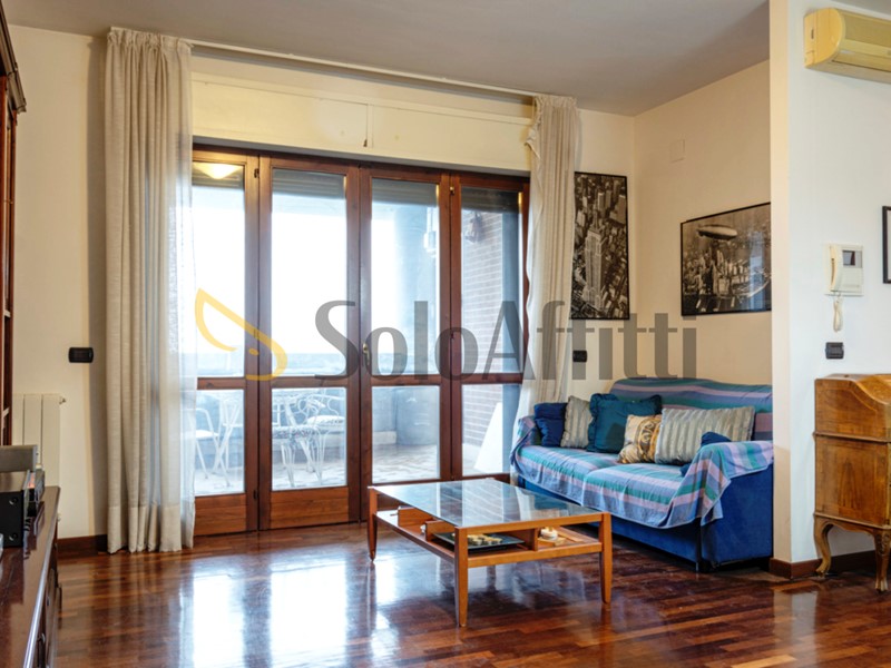 Trilocale in Affitto a Fiumicino, zona Le Pleiadi, 870&euro;, 85 m², arredato