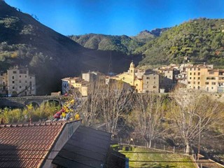 Bilocale in Vendita a Ventimiglia, zona Torri, 42'000&euro;, 35 m²