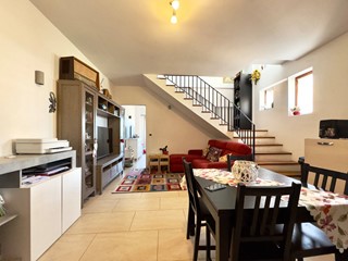 Quadrilocale in Vendita a Monterotondo, 120'000&euro;, 100 m²