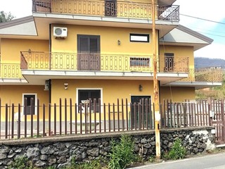 Quadrilocale in Vendita a Zafferana Etnea, 150'000&euro;, 105 m²