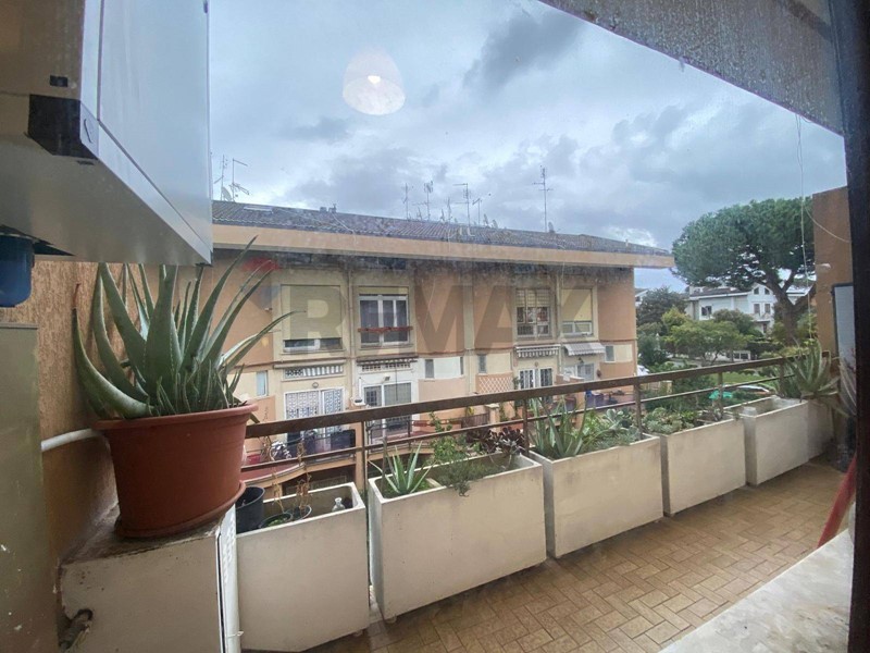 Bilocale in Vendita a Roma, 208'000&euro;, 85 m²