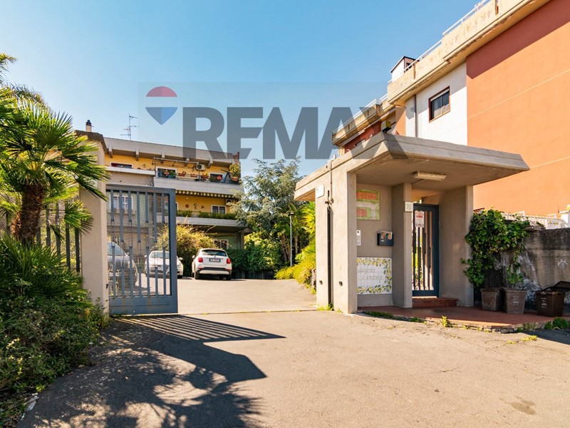 Quadrilocale in Vendita a Aci Castello, 118'000&euro;, 90 m²