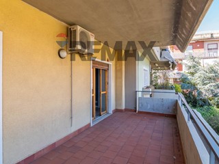 Quadrilocale in Vendita a Aci Castello, 118'000&euro;, 90 m²