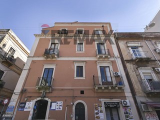 Appartamento in Vendita a Catania, 180'000&euro;, 170 m²