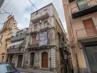 Appartamento in Vendita a Caltagirone, 33'000&euro;, 111 m²