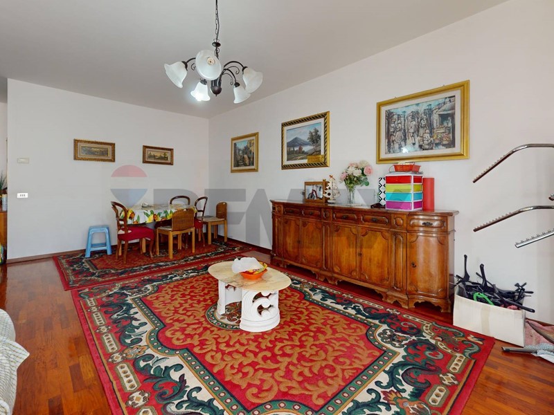 Quadrilocale in Vendita a Vicenza, 140'000&euro;, 129 m²