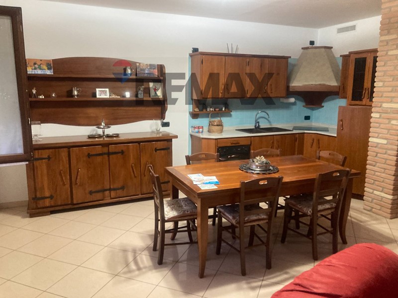 Appartamento in Vendita a Buttapietra, 220'000&euro;, 125 m²