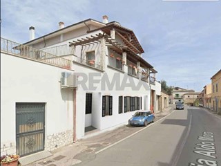 Trilocale in Vendita a Ischia di Castro, 125'000&euro;, 74 m²