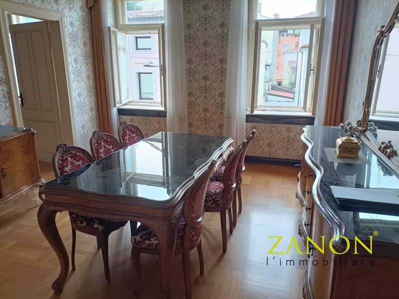 Appartamento in Vendita a Gorizia, 180'000&euro;, 176 m²