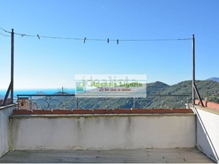 Appartamento in Vendita a Perinaldo, 179'000&euro;, 191 m²
