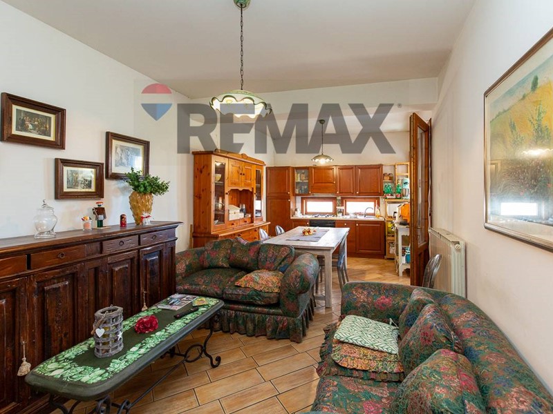 Trilocale in Vendita a Nicolosi, 80'000&euro;, 97 m²