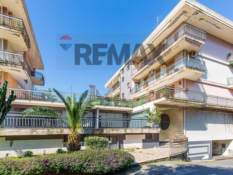 Appartamento in Vendita a Aci Catena, 149'000&euro;, 225 m²