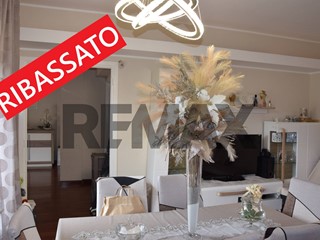 Attico in Vendita a Pomezia, 230'000&euro;, 135 m²