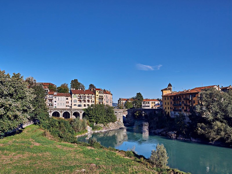 Appartamento in Vendita a Ivrea, 450'000&euro;, 300 m²