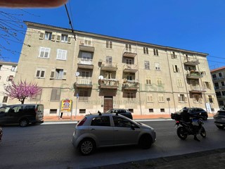 Appartamento in Vendita a Avellino, 95'000&euro;, 102 m²