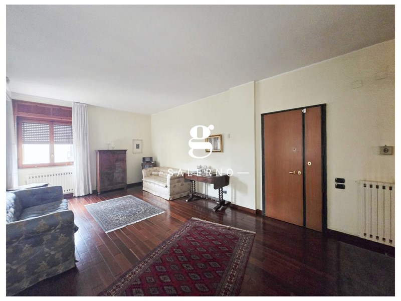 Appartamento in Vendita a Salerno, 380'000&euro;, 144 m²