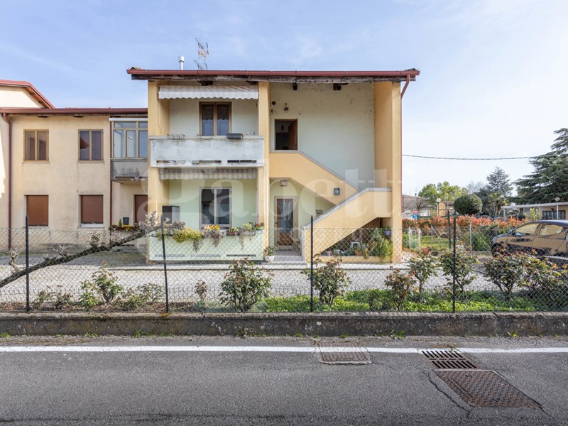 Trilocale in Vendita a Cinto Caomaggiore, 76'000&euro;, 60 m², arredato