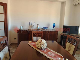 Trilocale in Affitto a Reggio Calabria, 600&euro;, 93 m², arredato