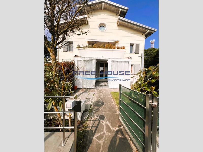 Trilocale in Vendita a Cervia, 330'000&euro;, 84 m², con Box