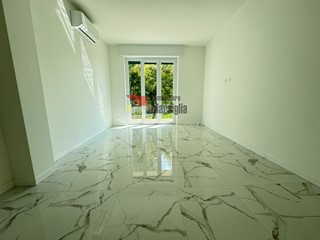 Trilocale in Vendita a Sanremo, 298'000&euro;, 76 m²