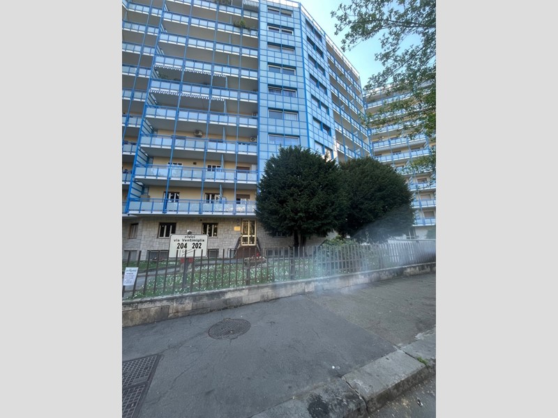 Appartamento in Vendita a Torino, zona Nizza Millefonti, 165'000&euro;, 91 m²