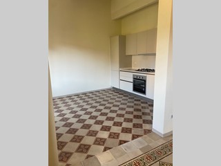 Quadrilocale in Affitto a Lucca, zona Centro Storico, 1'300&euro;, 65 m²