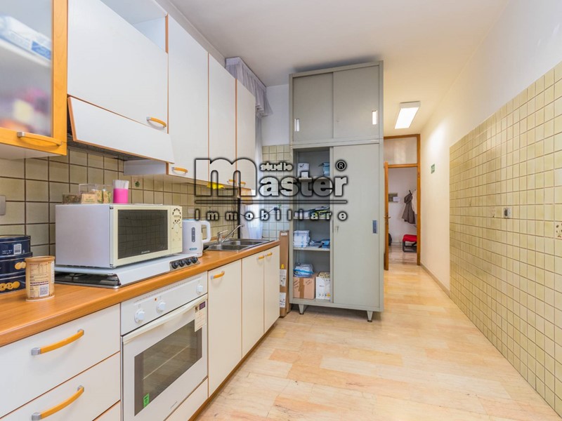 Attico in Vendita a Treviso, 295'000&euro;, 185 m²