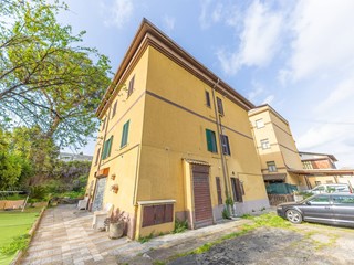 Bilocale in Vendita a Roma, 149'000&euro;, 65 m²