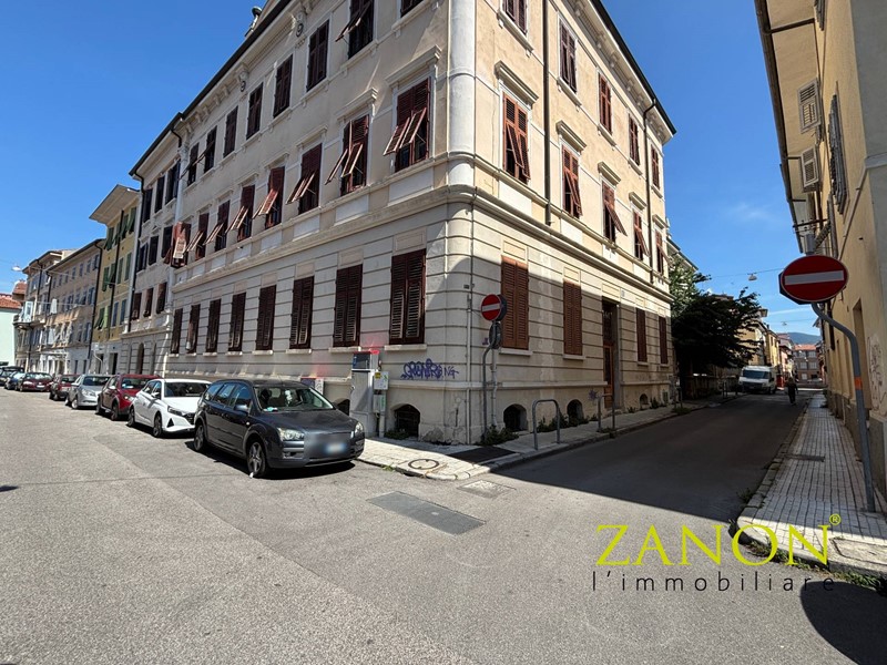 Appartamento in Vendita a Gorizia, 199'000&euro;, 265 m²