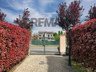Trilocale in Vendita a Roncello, 219'000&euro;, 75 m²