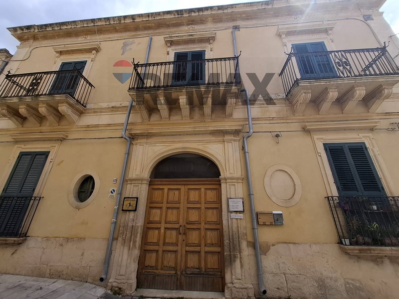 Bilocale in Vendita a Noto, 112'000&euro;, 149 m²