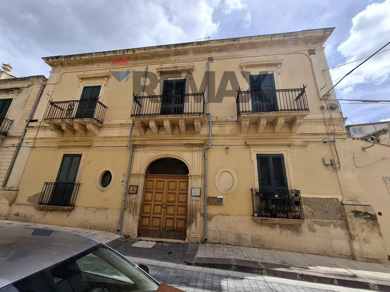 Trilocale in Vendita a Noto, 94'000&euro;, 110 m²