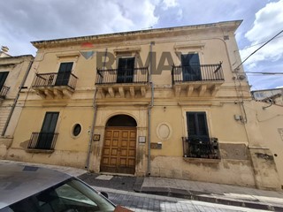 Trilocale in Vendita a Noto, 94'000&euro;, 110 m²