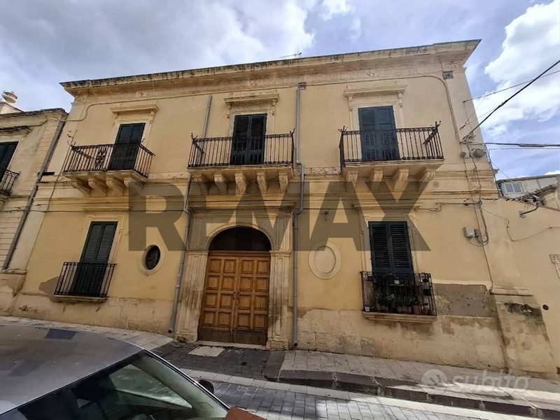 Trilocale in Vendita a Noto, 94'000&euro;, 110 m²