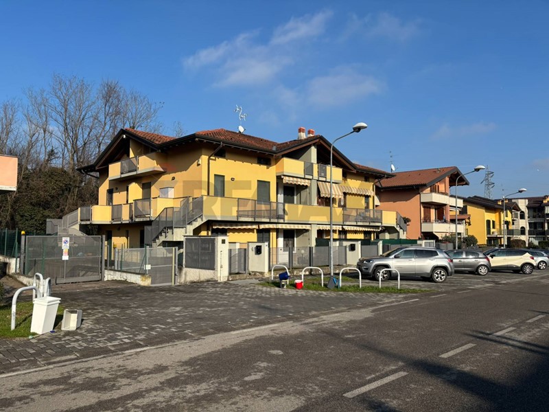 Trilocale in Vendita a Brembate, 180'000&euro;, 150 m²