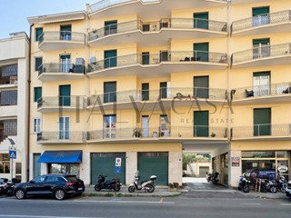 Quadrilocale in Vendita a Taggia, 285'000&euro;, 94 m²