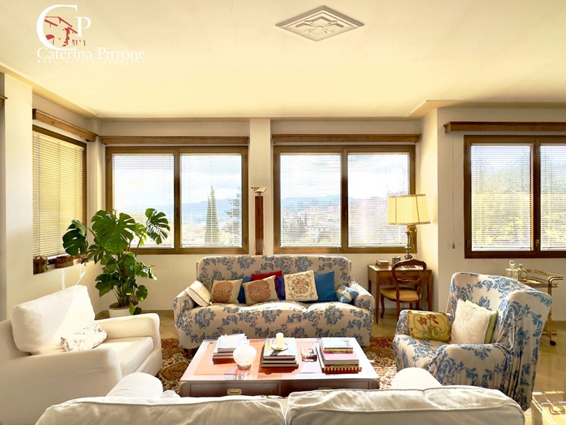 Appartamento in Vendita a Rignano sull'Arno, 350'000&euro;, 250 m²