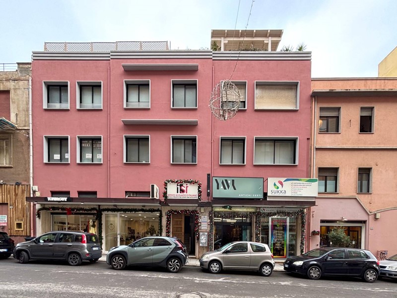 Appartamento in Vendita a Cagliari, 450'000&euro;, 234 m²