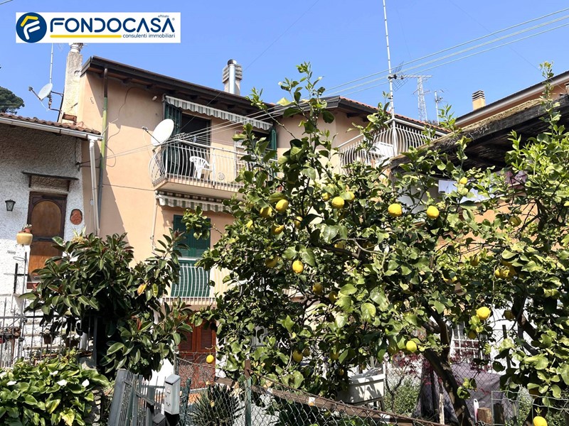 Trilocale in Vendita a Albisola Superiore, 140'000&euro;, 83 m²