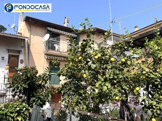 Trilocale in Vendita a Albisola Superiore, 140'000&euro;, 83 m²