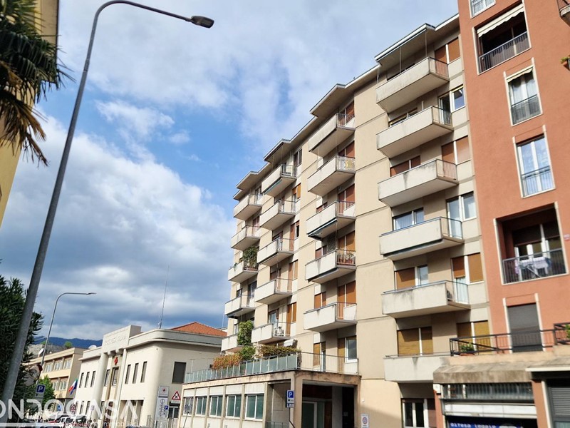 Trilocale in Affitto a Como, 1'200&euro;, 95 m²