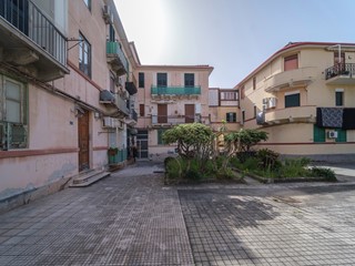 Trilocale in Vendita a Messina, 85'000&euro;, 70 m²