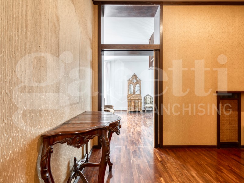 Appartamento in Vendita a Bologna, 680'000&euro;, 160 m², con Box