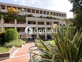 Bilocale in Affitto a Monza, 1'700&euro;, 77 m², arredato, con Box