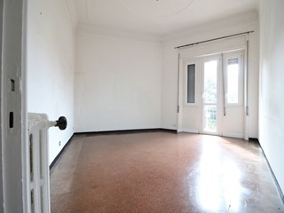 Appartamento in Vendita a Genova, 175'000&euro;, 110 m²