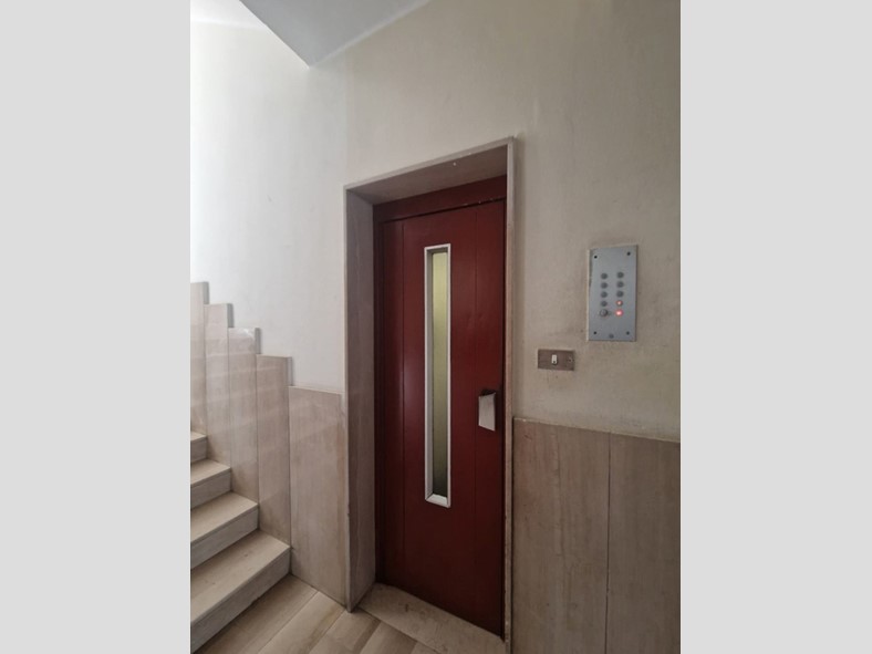 Quadrilocale in Affitto a Brindisi, 650&euro;, 135 m², arredato