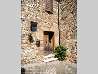 Appartamento in Vendita a Todi, 350'000&euro;, 300 m², con Box